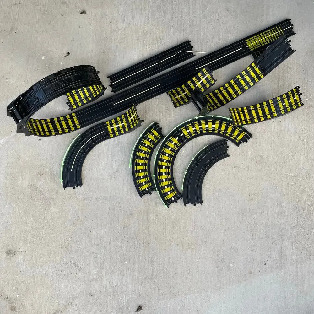 Tyco Cliff Hangers Racing Track for Slot Car B5879 Vtg Incomplete Untested READ